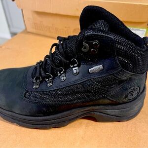 Timberland Gore-Tex Mid-Rise Boot/Sneaker Black Size 7